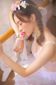 漂亮女人当保姆完整版